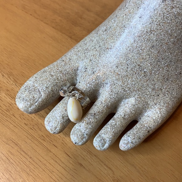 Silver 6-Piece Adjustable Sea Shell Toe Ring Set - Picture 4 of 11